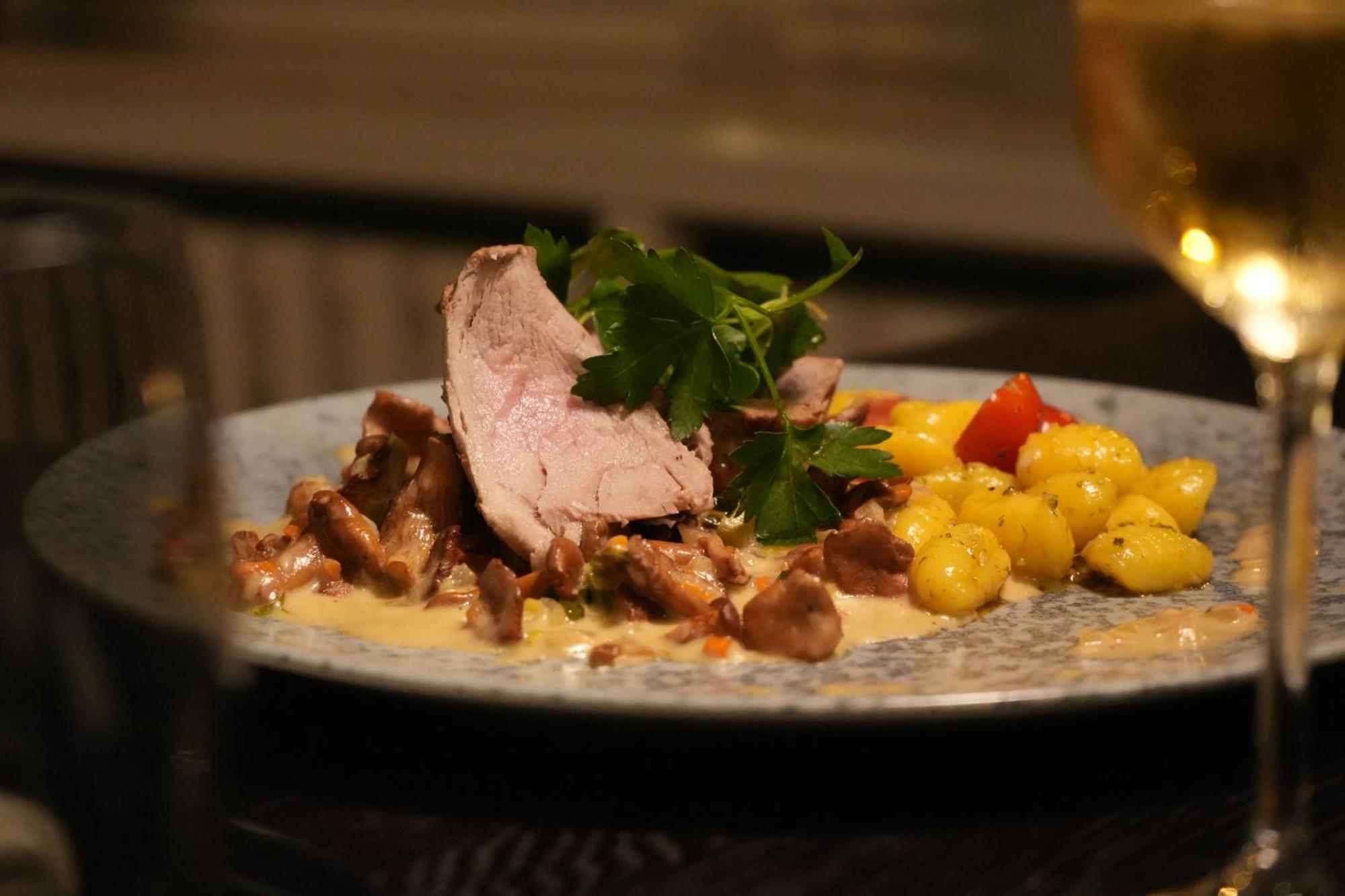 阿佩尔巴姆环形酒店 居特斯洛 外观 照片